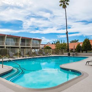 Travelodge By Wyndham Monterey Bay
